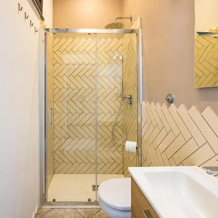 Stairway To The Vista Flat Apartman *