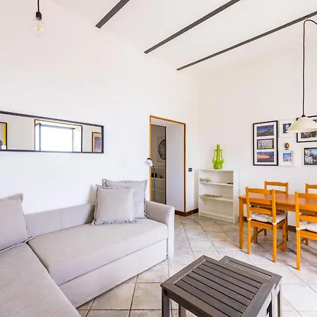 Stairway To The Vista Flat * Nápoly