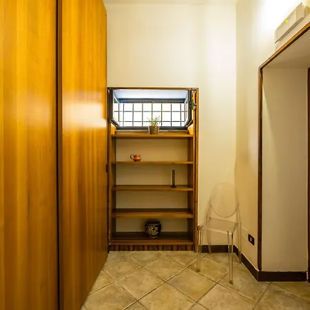 Stairway To The Vista Flat Apartman *