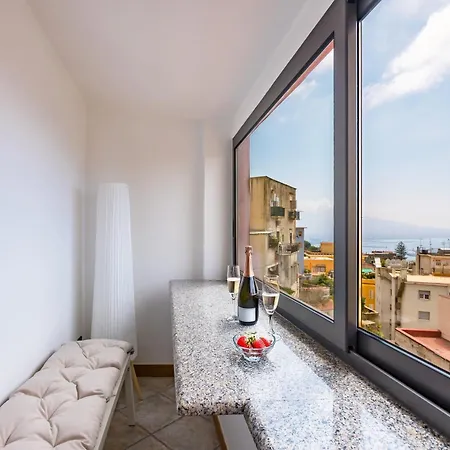 Stairway To The Vista Flat Nápoly