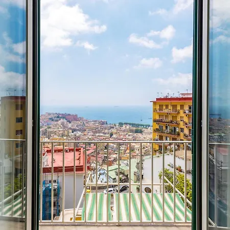 Stairway To The Vista Flat Apartman *